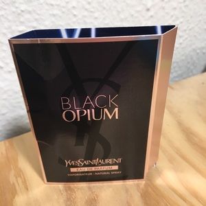 Black Opium Yves Saint Laurent